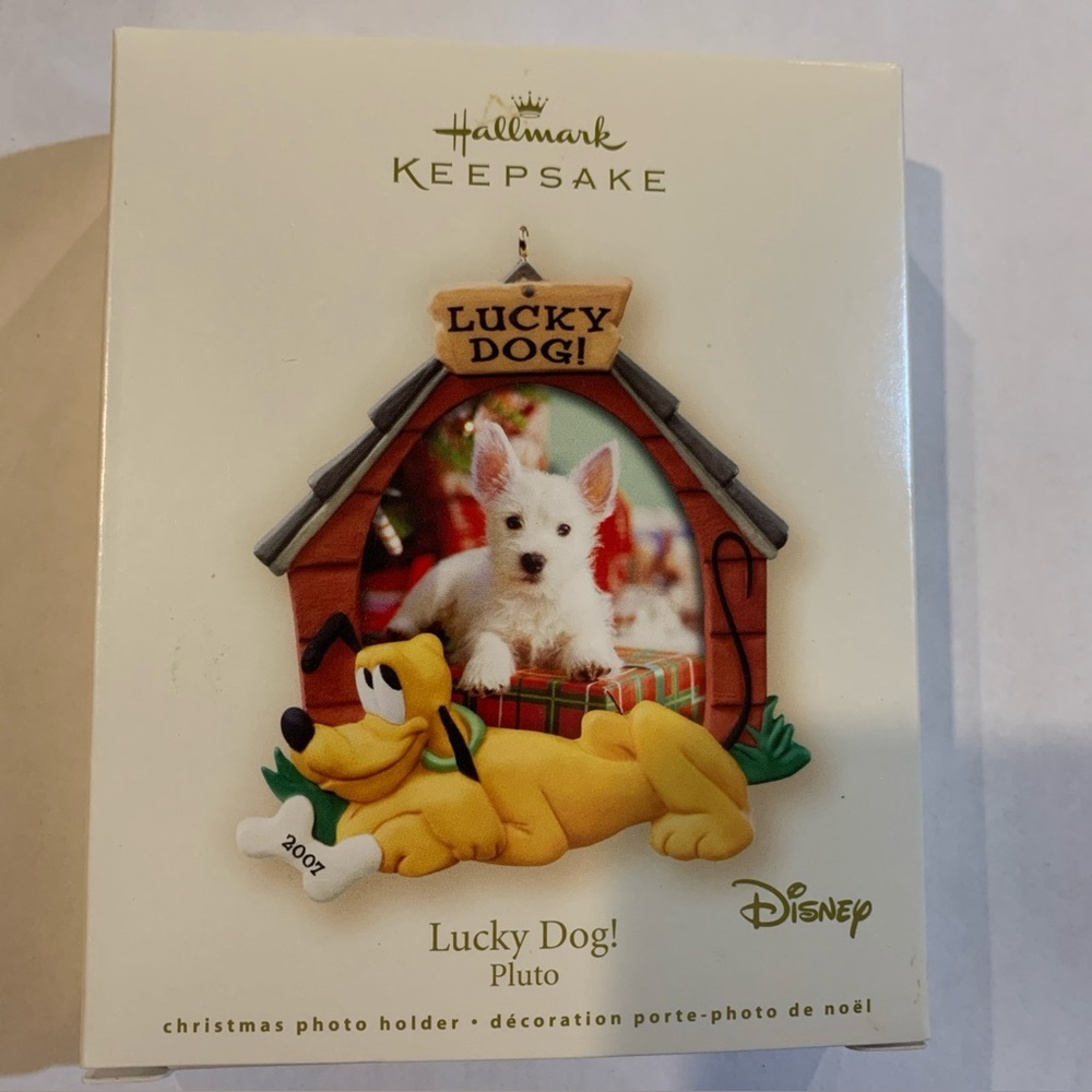 Hallmark Keepsake Ornament 2007 Magnet